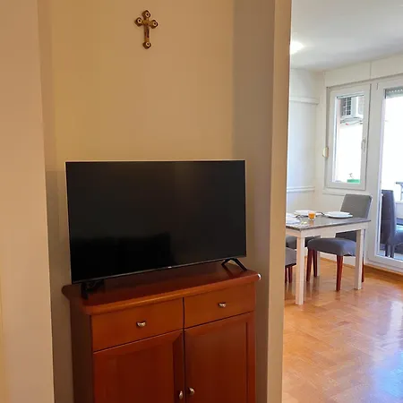 Deliri With Private Parking Apartman Split