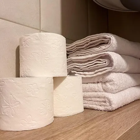 Deliri With Private Parking