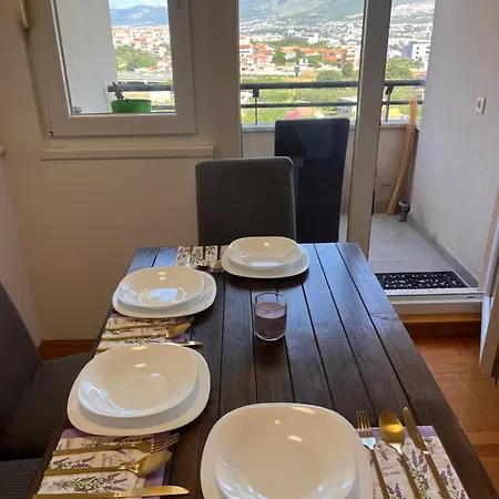 Deliri With Private Parking Apartman