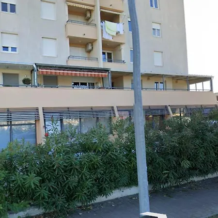 Deliri With Private Parking سبليت