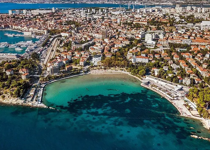 Deliri With Private Parking