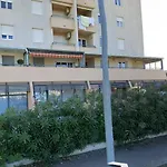 Deliri With Private Parking Split